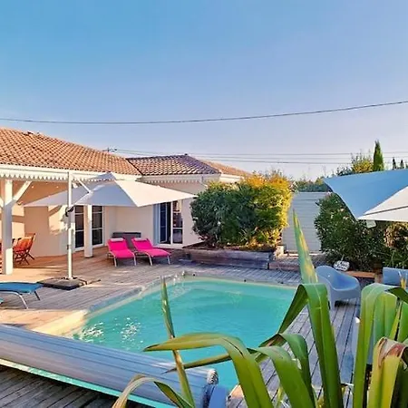 Vacation For 9 People Swimming Pool Soulac Beaches