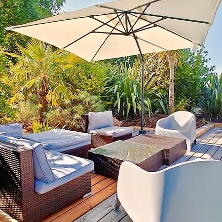 Vacation For 9 People Swimming Pool Soulac Beaches Villa