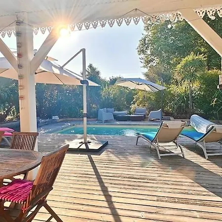 Vacation For 9 People Swimming Pool Soulac Beaches *