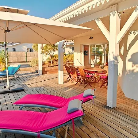 Vacation For 9 People Swimming Pool Soulac Beaches *