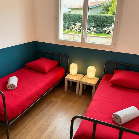Vacation For 9 People Swimming Pool Soulac Beaches Talais